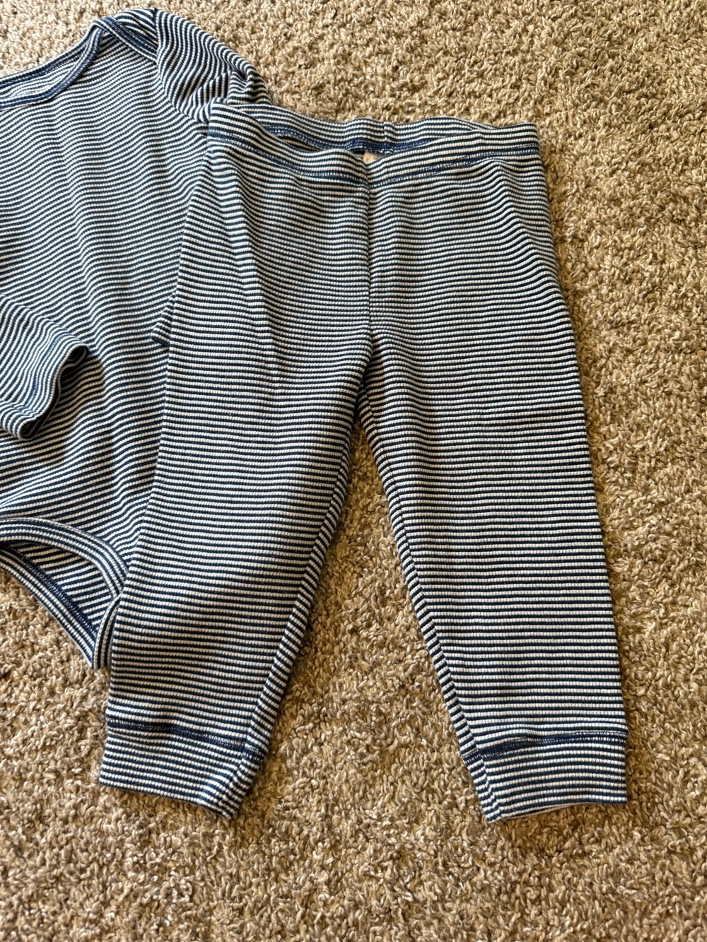 Carters Matching Set - Picture 2 of 4